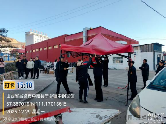 我县城市管理综合行政执法队在庞家会社区开展违规乱搭乱建活动房集中整治行动