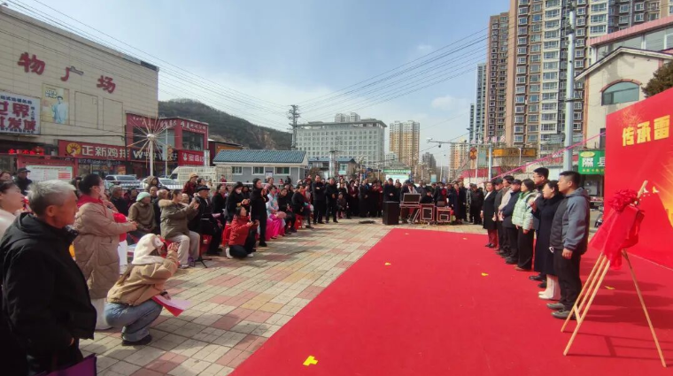 “传承雷锋精神 绽放巾帼芳华”主题文艺汇演暨老年大学北街社区教学点揭牌仪式隆重举行