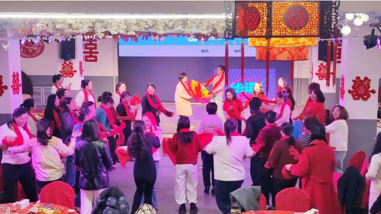 巾帼聚微光 晨希暖三月——晨希爱心公益协会“三八”国际妇女节表彰活动圆满举行