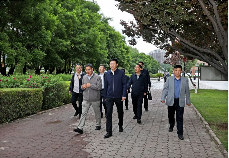 王峰赴中阳一中看望慰问高三备考一线教师